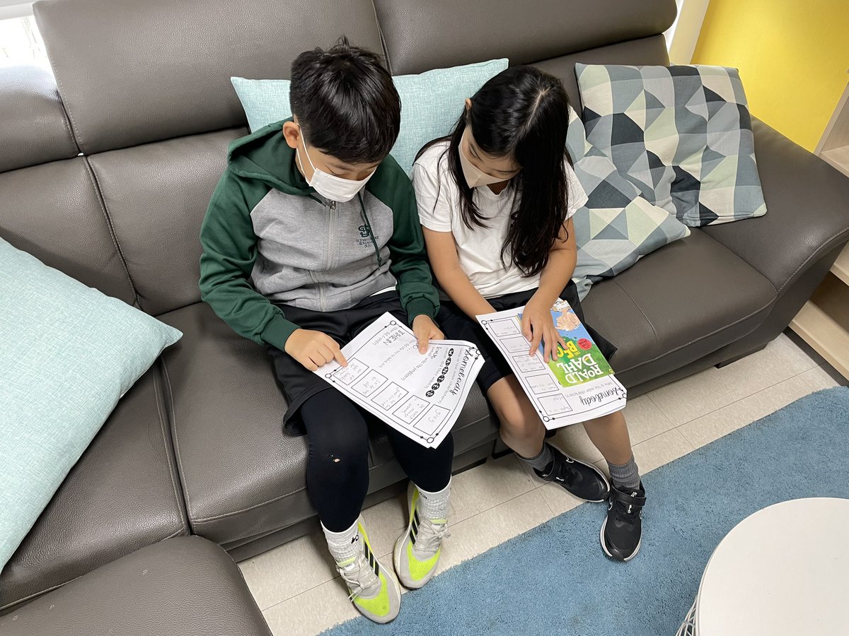 davidmrive's tweet photo. Scaffolding is essential in enabling well-structured student responses to texts. And, not just for EAL kiddos… #reading #summarising @SJA_Jeju 📚 https://t.co/31Hwl0wUCj
