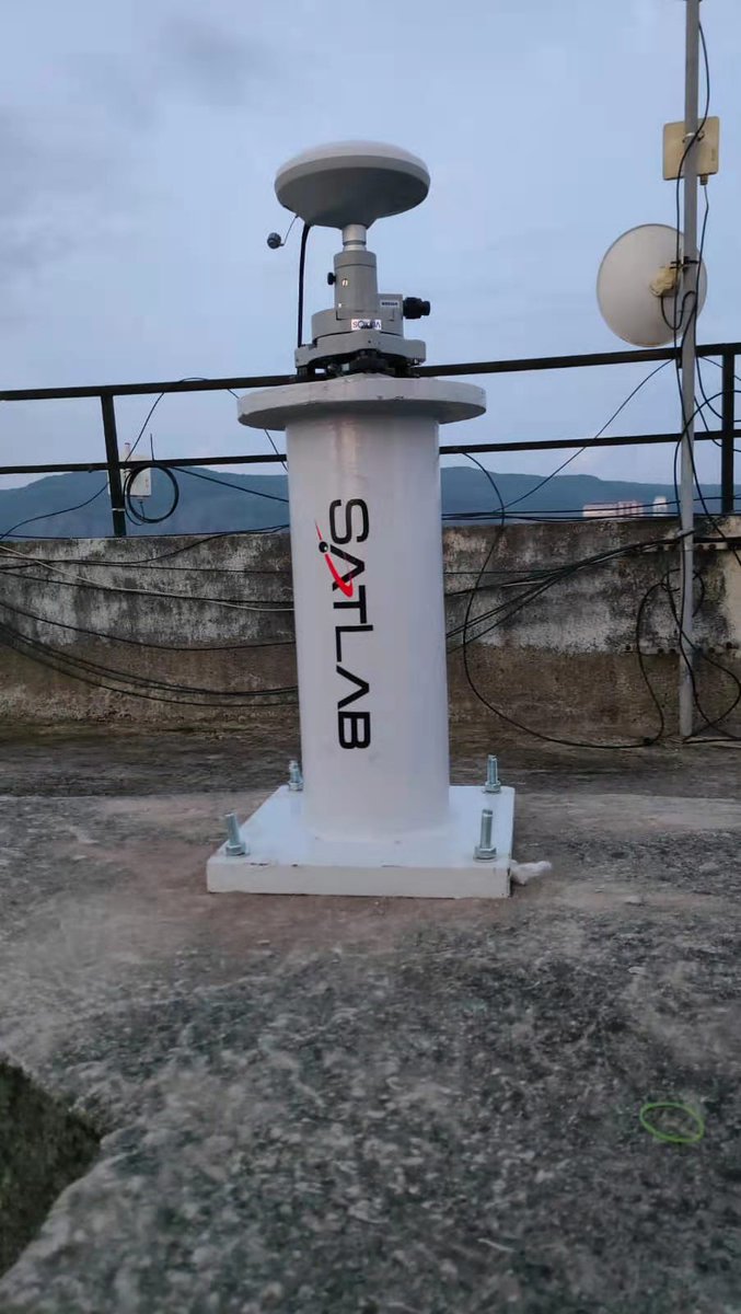 𝐒𝐚𝐭𝐋𝐚𝐛 𝐢𝐧𝐬𝐭𝐚𝐥𝐥𝐞𝐝 𝐭𝐡𝐞 𝐟𝐢𝐫𝐬𝐭 𝐂𝐎𝐑𝐒 SLX-1 𝐢𝐧 𝐈𝐧𝐝𝐢𝐚!
GNSS technology has transformed how surveying is done, and CORS takes the overall productivity to the next level by overcoming the limitations of the current RTK technologies.
#CORS #GNSS #surveying