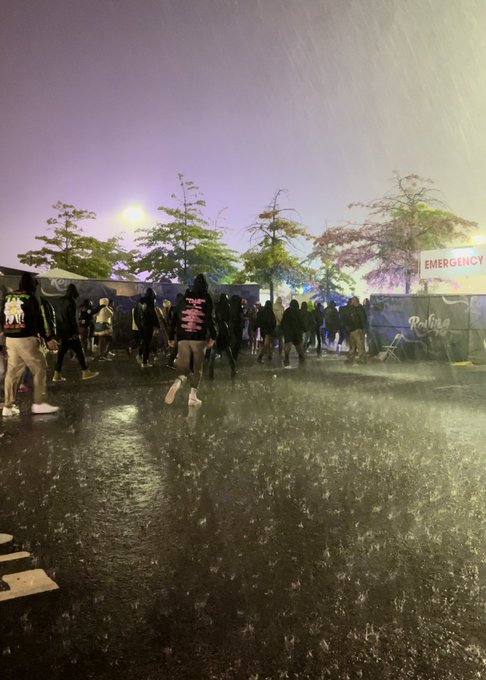 The 🌧 got me f*cked up  #RollingLoudNY https://t.co/2Gk4LUMbxQ<a href="/tag/rollingloudny"class="tags">#RollingLoudNY</a>