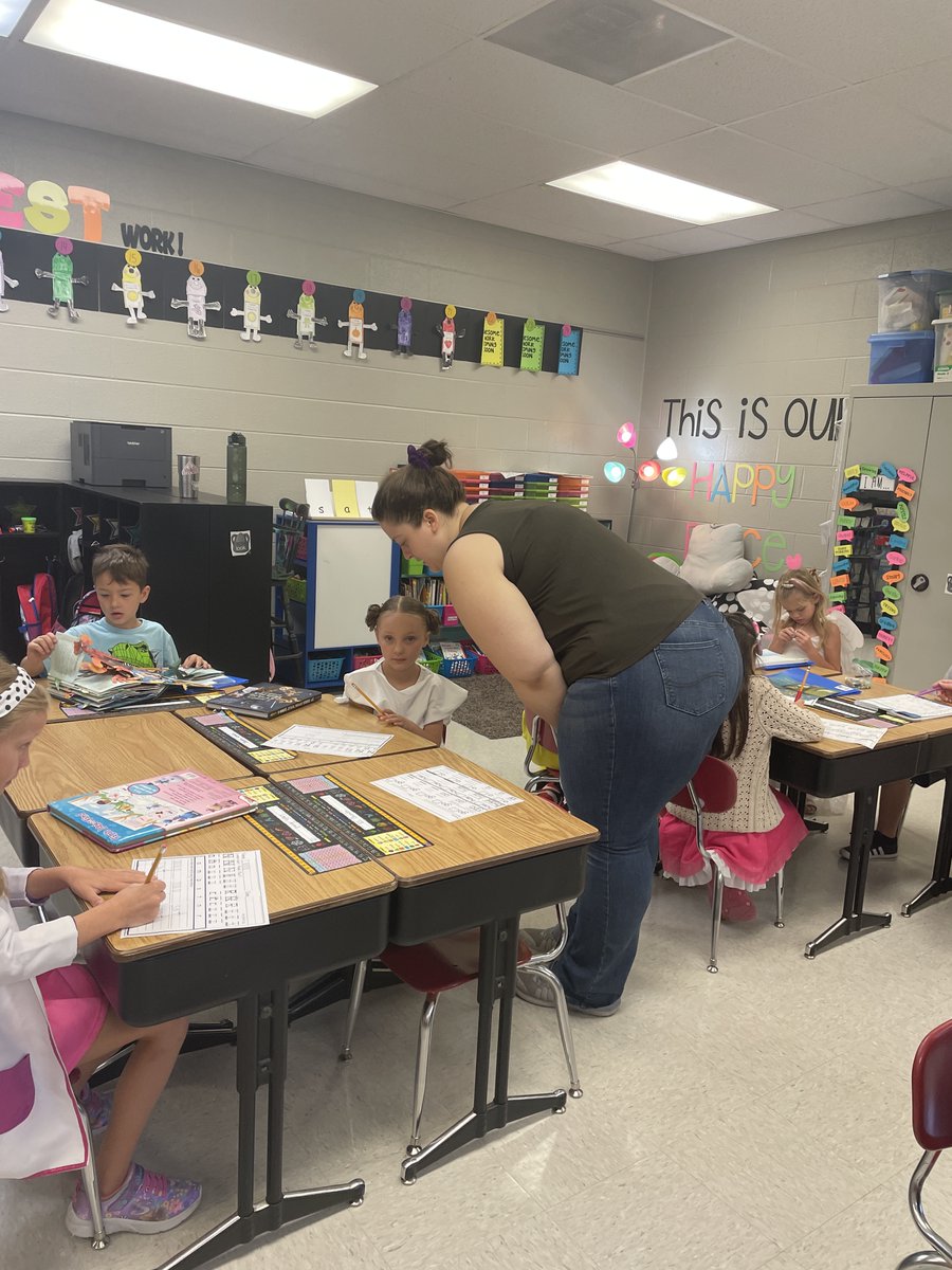 Hillsboro IL Schools on Twitter "Mrs. Gutierrez shared pictures today