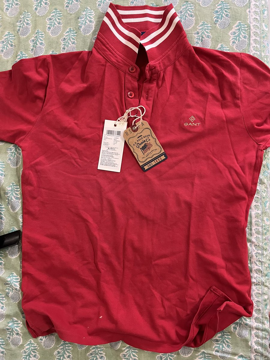 AhamBrahmastra's tweet photo. @myntra I seems that the dealers of Myntra are selling counterfeit products.I ordered a U.S Polo T Shirt and I received a GANT T-shirt.Though it can be a human error but SURPRISE the GANT T-shirt has a U.S. Polo price and brand tag attached to it. 1/2 @USPoloAssnUSA @uspoloassn @GANT1949 https://t.co/MF3BuuWkN0
