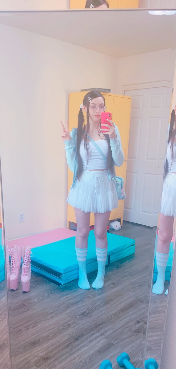 🫧 Luna C. Kitsuen 🫧 on Twitter: "hi! i looked cute today! ʕ •ᴥ•ʔ"