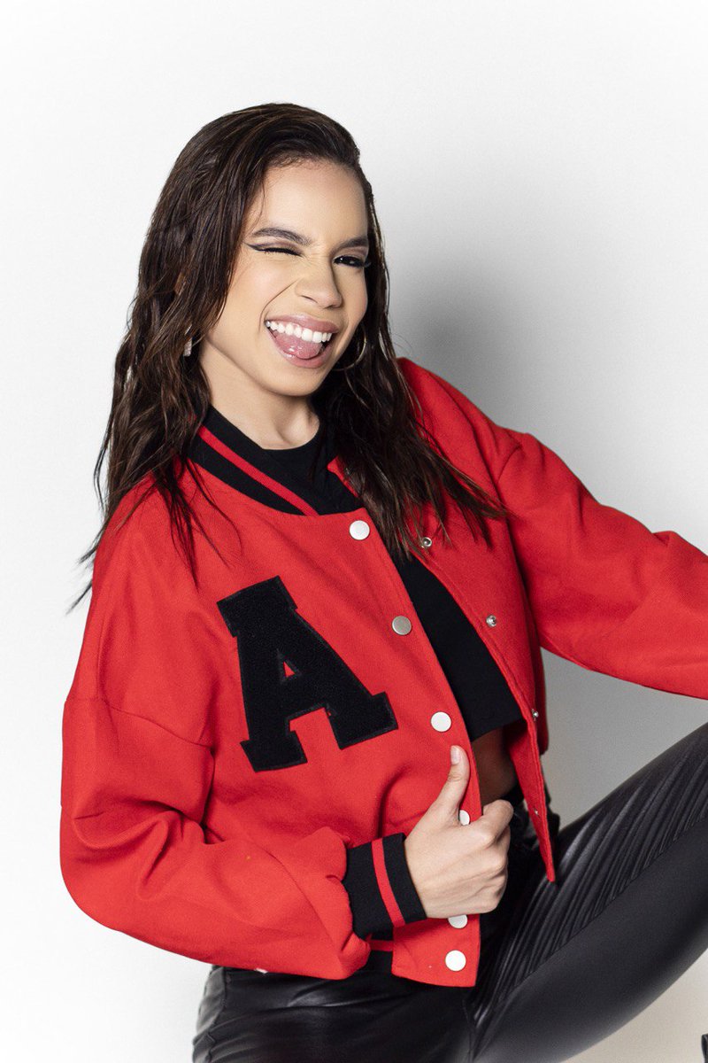 Ya son 300k views!🥳
Gracias por todo su apoyo, les envío toda mi gratitud y mi amor infinito💙🫰🏻🙏🏻 
Gracias por hacer esto posible✨️🥹🥰
Makeup: @oscarbeauty_
Producción fotográfica: @jennyleveronphoto 
En IG.
#AngieLievers #mírame #tatuados #angielievers사랑해요💙🤞💜#fyp