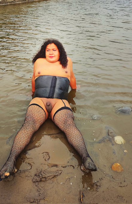 Soy su brujita #sat&aacute;nica  una puta del #infierno tra&iacute;da solo para complacerte ... #Sat&aacute;n es mi rey y<a href="/tag/sat%C3%A1nica"class="tags">#sat&aacute;nica</a><a href="/tag/infierno"class="tags">#infierno</a><a href="/tag/transexual"class="tags"><span>#transexual</span></a><a href="/tag/fisting"class="tags"><span>#fisting</span></a><a href="/tag/puta"class="tags"><span>#puta</span></a><a href="/tag/ritualessatanicoso"class="tags"><span>#ritualessatanicoso</span></a>