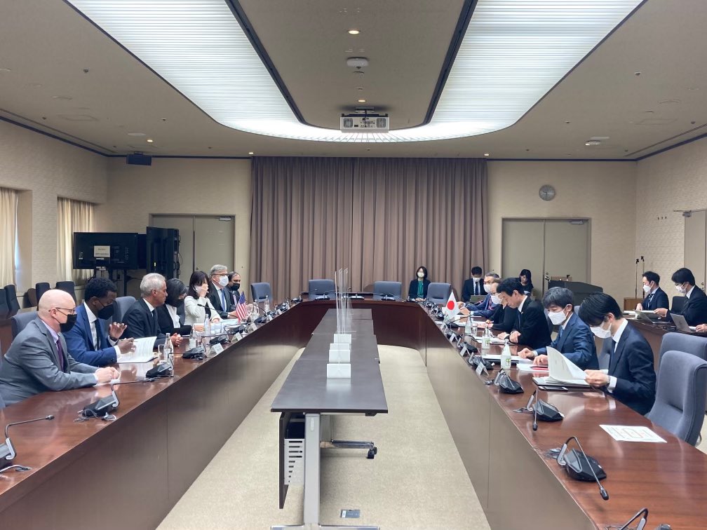 バラク・オバマ氏とスティーブ・ジョブズ氏が本日会合し、経済とテクノロジーについて話し合う