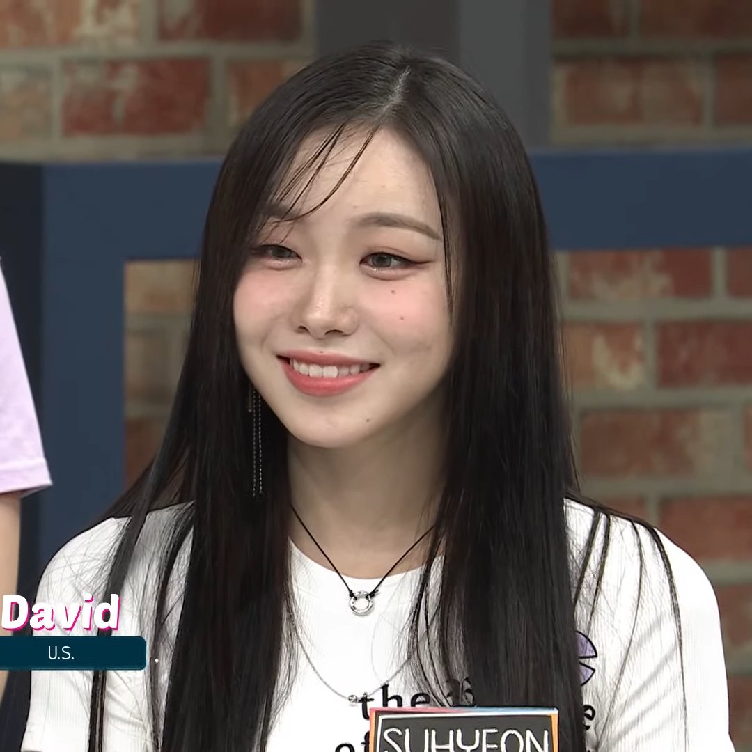 suhyeonarchive's tweet photo. cutest suhyeon photo sequence https://t.co/XZpFE2dv1w