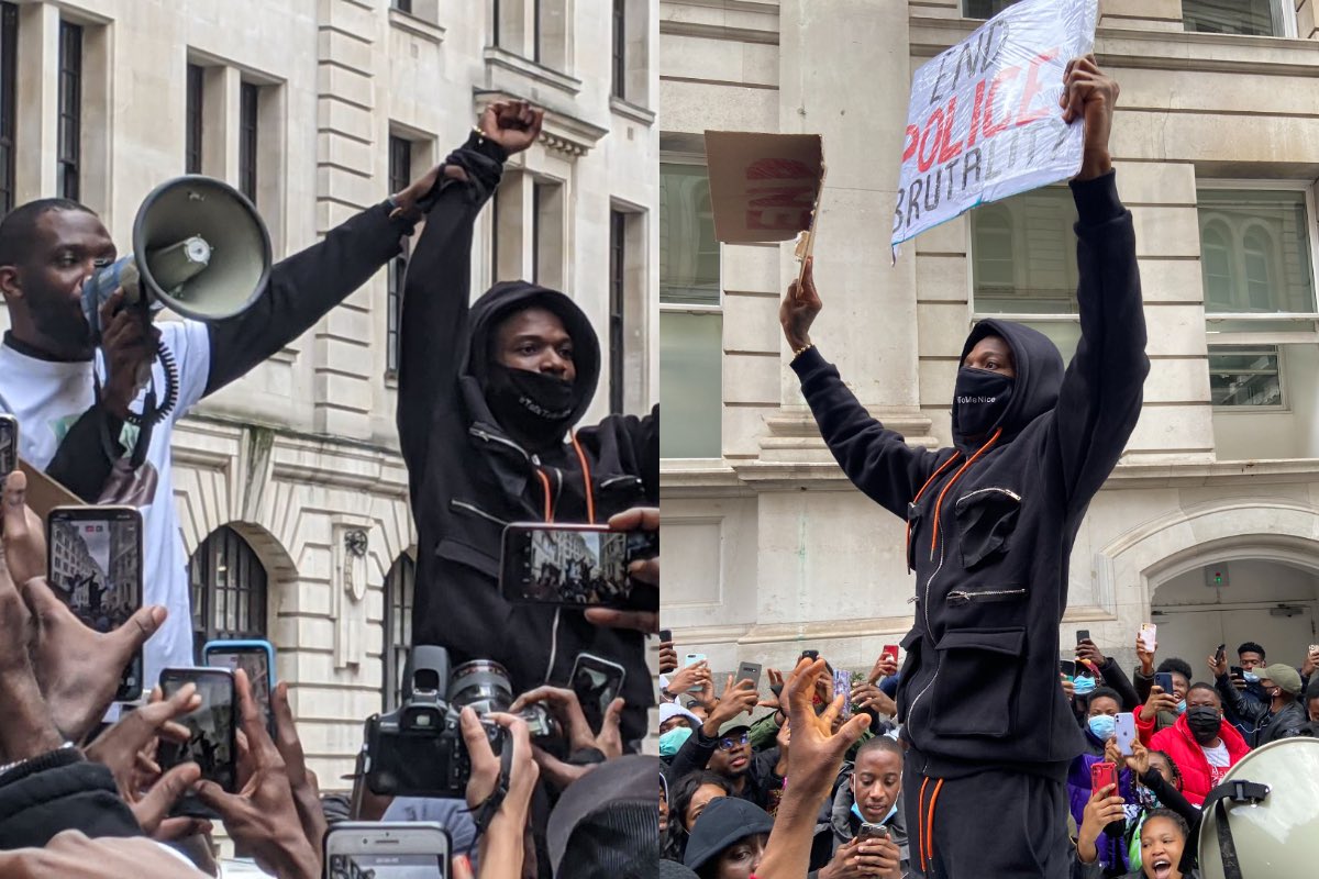 kewale_magazine's tweet photo. Pendant la crise au Nigérian, les artistes comme #Davido et #WIZKID ont manifesté contre le gouvernement les artistes haïtiens🇭🇹 doivent prendre exemple sur eux au lieu de ça, ils sont silencieux zéro mot, je ne comprends pas quelqu'un pourrait m'expliquer. https://t.co/c2fQLeo5Kt