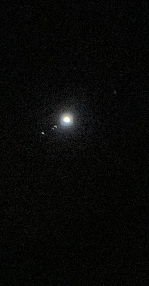 Not the best picture but we got to see Jupiter and it’s moons tonight! #sciencerules #jupiter #JupiterOpposition2022