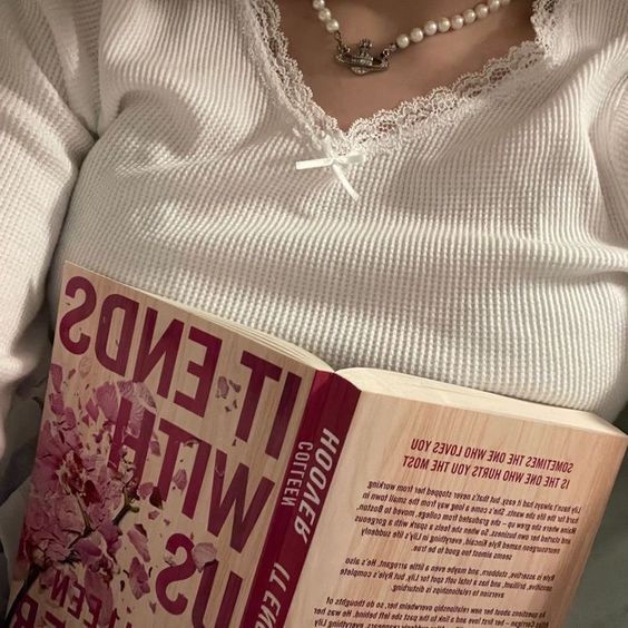 stratfordfvs's tweet image. ⌕ #studytwtbr #studytwt #langtwt #booktwt #healthytwt

— luna
— 15 anos, 1° EM
— ela/dela
— meta: ivy league ⚖️
— fluente eng, aprendendo esp &amp;amp; kr.
— procurando extracurriculares

★: música, livros, tv, escrever, dança, casos criminais, psicologia, taylor swift.

♡/↺ = moots!