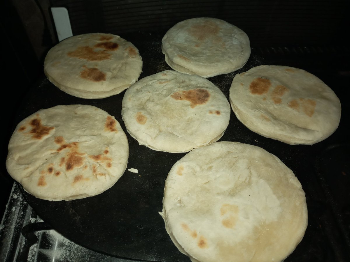 lulu_bluy's tweet photo. Ya sufriste mucho
Ven deja que la gocha pelirroja te haga arepas de harina de trigo 👩🍳
#gochas #Venezuela #peliroja https://t.co/DYdDtwUPTD