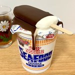 とっても心配になるヌードルストッパー!こんな所にアイス置いたのは誰!？