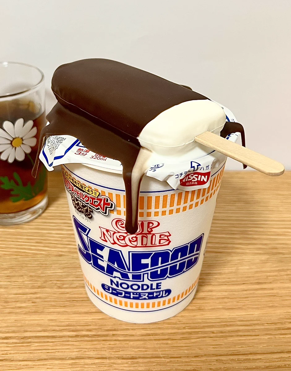 とっても心配になるヌードルストッパー！！こんな所にアイス置いたのは誰！？
