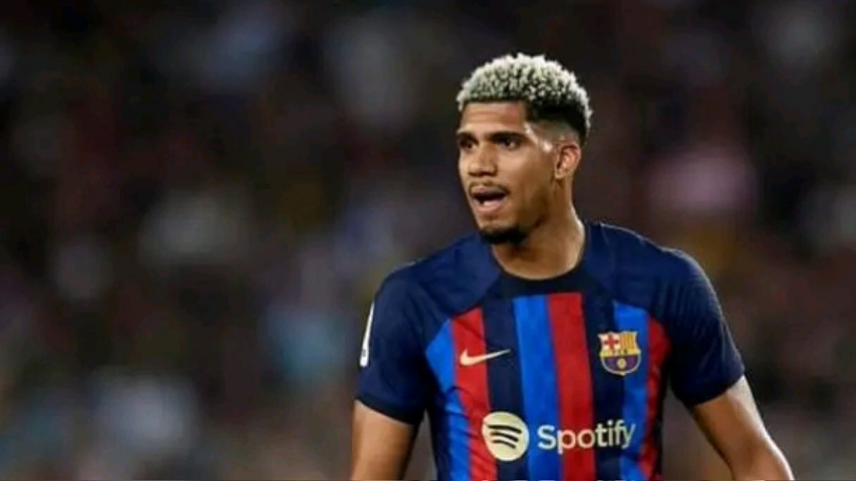 ntawiharaphael_'s tweet photo. 🚨Beki Wa Kati Wa FC Barcelona Muruguay Ronald Araujo (23), Anatarajiwa Kuikosa Michuano Ya Kombe La Dunia Baada Ya Kupata Majeraha Kwenye Mchezo Wa Kirafiki Dhidi Ya Iran.

Araujo Atakaa Nje Kwa Miezi Mitatu Mpaka Minne. https://t.co/BJtm70tLtI