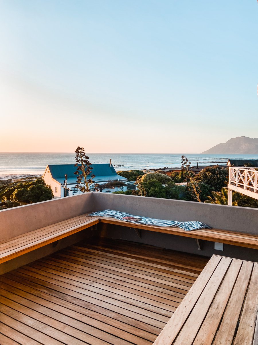 LongBeachVilla's tweet photo. If you’re feeling the travel itch and on the hunt for a special #seaside escape, visit our website to learn about our luxury beachfront property rental nestled on the slopes of #Kommetjie’s dreamy #LongBeachCapeTown, #SouthAfrica. ✈️
https://t.co/PjWopbA7r9 

#visitsouthafrica https://t.co/aBHcKqBFDp