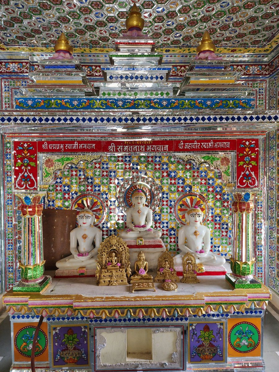 VaibhavChippad's tweet photo. ##Ashtapad Jain Tirth
Jain temple in Hatpiplya, Madhya Pradesh## https://t.co/QX5AeQyZjh