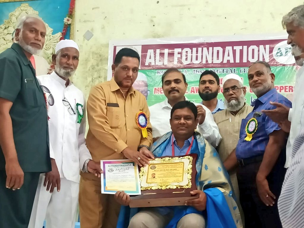 NAJAMZINFO's tweet photo. #25September2022
#Congratulations to
Mr MOHAMMED AYAZ #MunicipalCommissioner #Koratla on being honoured with #BestOfficerAward
by #AliFoundation #Koratla.
@MC_Korutla
@YOUSUFSINFO
@YOUSUFPOETRY https://t.co/W6SMv5Wt0t