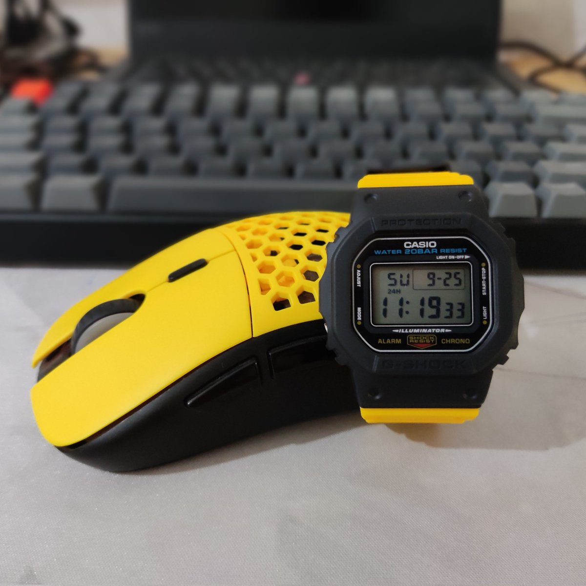 iwanooo's tweet photo. Rexus Daxa Air II Pro and G-Shock DWE 5600R. What a perfect match! https://t.co/qLhexSyuvE