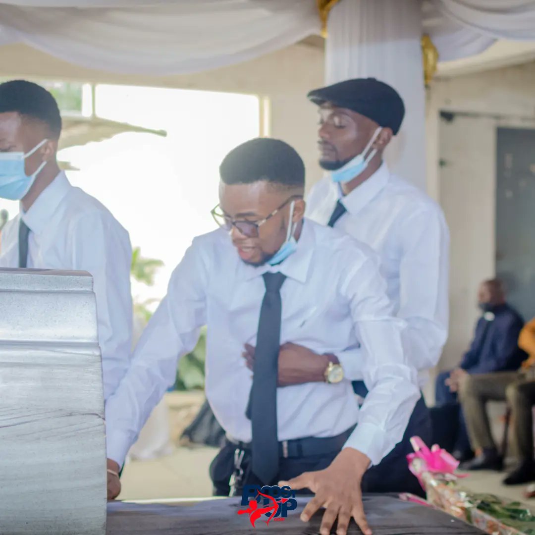 kazadidavid5's tweet photo. Merci à vous pour l'assistance lors des obsèques de mon père 🙏 @emmykazadi #foreverDad #GeneralDad
Repose en paix mon heros❤️ https://t.co/7UNwrLj5EK