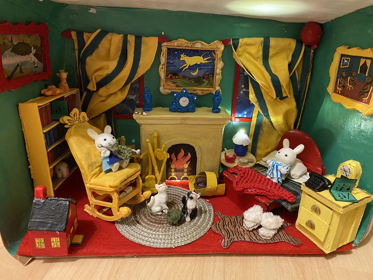 I’m so excited to be done this project - my mini diorama of The Great Green Room ❤️ check out carynlix.com/2022/09/27/in-… if you want some more details #goodnightmoon #momlife #AuthorsOfTwitter
