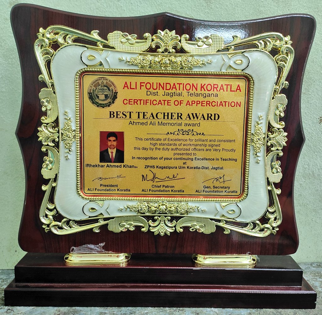 NAJAMZINFO's tweet photo. #Congratulations to Mr. IFTEKHAR AHMED KHAN #Headmasters #ZPHS #Kagazipura #Koratla
on being honoured with #BestTeacherAward
By #AliFoundation #Koratla
#25September2022
@ifteqarak
@khan_ifteqar
@YOUSUFPOETRY
@YOUSUFSINFO
@WAJIDPRTUKTL
@AbidUrduInfo https://t.co/fLGtWbVpPr