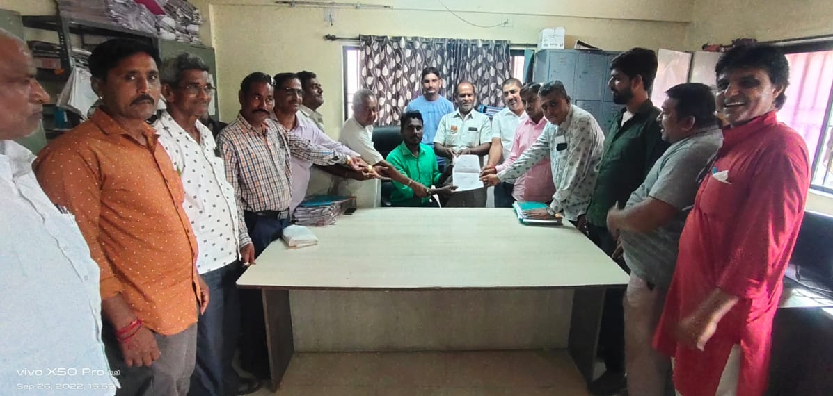 FpsAssociation's tweet photo. કલોલના એફ. પી. એસ. એસોસિએશન દ્વારા આવેદન પત્ર. 

@CMOGuj @PiyushGoyal @Secretary_DFPD @pkumarias @nanditaias @tmdholakia  @nareshpatelmla @GajendrasinhBJP @tv9gujarati @abpasmitatv @Bhupendrapbjp https://t.co/q8894Emv6K https://t.co/pLl6h95rpF