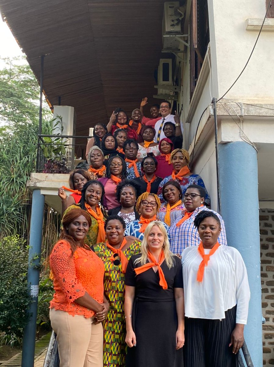 Snwot4's tweet photo. Building bridges through innovative project writing. Day 2 training 
@swisspeace @SwissAmbYaounde @FESKamerun 
@CanadaCameroon 
@UKinCameroon https://t.co/K6qdGikNva