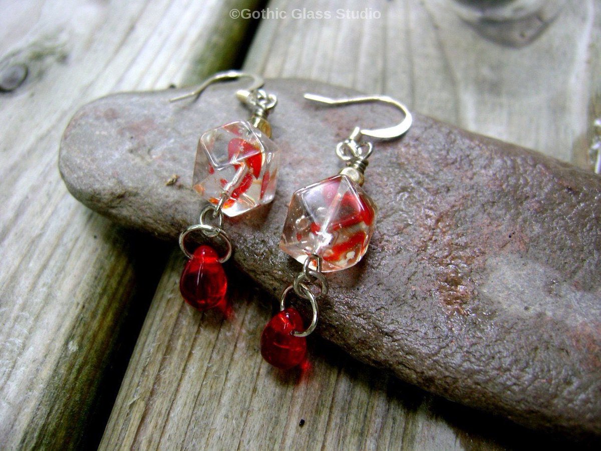 GothicGlass's tweet photo. Excited to share the latest addition to my #etsy #etsyjewelry #etsycanada : #etsyHandmade #halloweenearrings #bloodbeadearrings #freeshippingsale #OOAKearrings #goth #handMadeinCanada #GothicGlassStudio #halloween #gothic #dexter #vampire #trueblood 🇨🇦 https://t.co/m5Qu58eIN1 https://t.co/DGopSBkg44