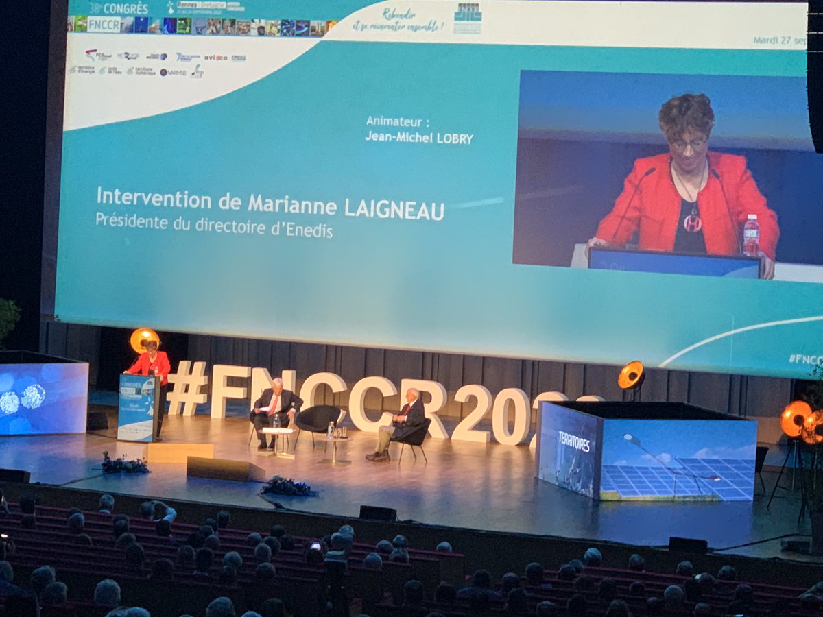 EricDebanne's tweet photo. En direct du congrès FNCCR lors duquel @M_Laigneau présente les enjeux à venir du réseau de distribution : Transition écologique, IRVE, autoconsommation collective, raccordement des ENR, passage de l’hiver….#FNCCR2022 #sobrieteEnergetique #enedis https://t.co/Nnu0yVlYiw