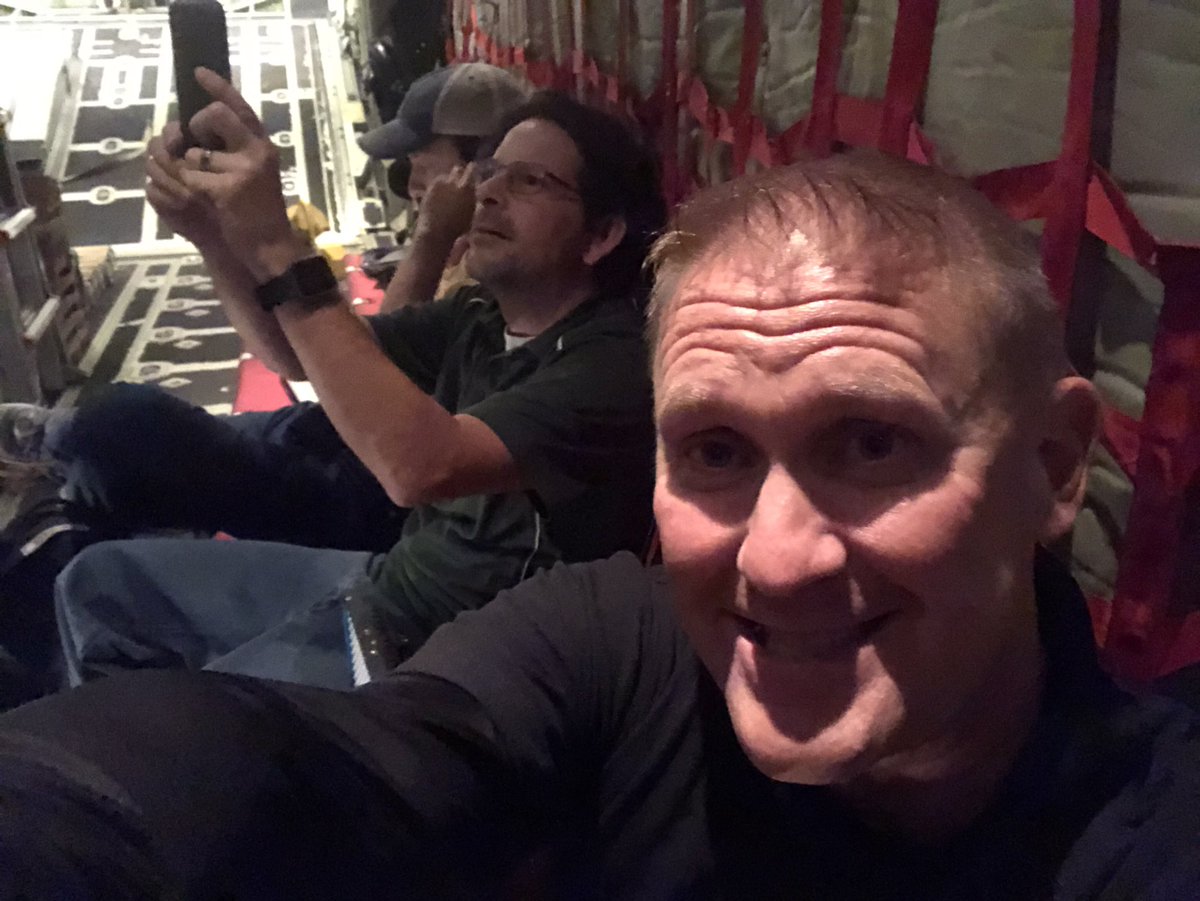 Obligatory airplane selfie.😀