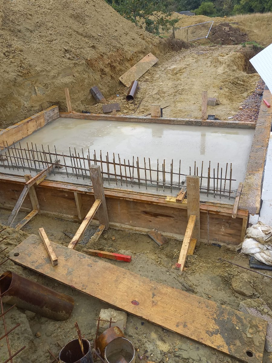 TricourtPiling's tweet photo. nearing completion of the raft foundation in Shaftsbury
#foundations #newbuild #tricourt Piling #raft slab #piling https://t.co/7t4te2yHiA