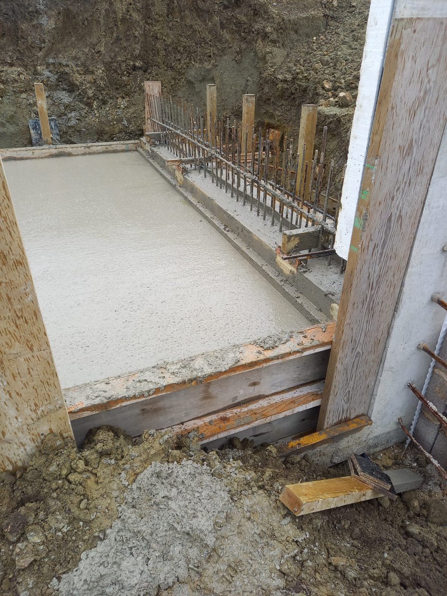 TricourtPiling's tweet photo. nearing completion of the raft foundation in Shaftsbury
#foundations #newbuild #tricourt Piling #raft slab #piling https://t.co/7t4te2yHiA