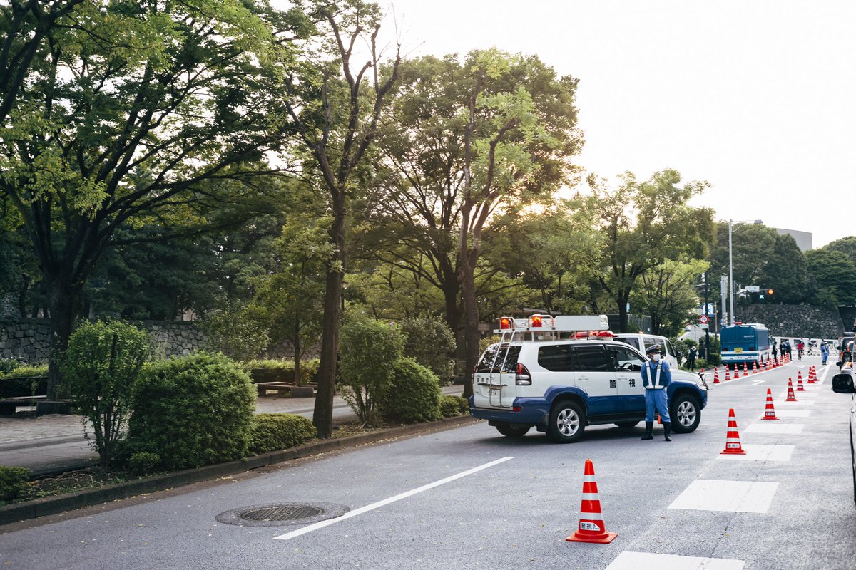 style_k_'s tweet photo. 九段下

Leica M10
Summicron 35mm f2 2nd

言いたいことは沢山ある。

　#オールドレンズ #leica #summicron #街ブラphoto  #キリトリセカイ  #コバヤシノライカ  #leicacamera #ライカ　#candit https://t.co/lN4iZLwGge