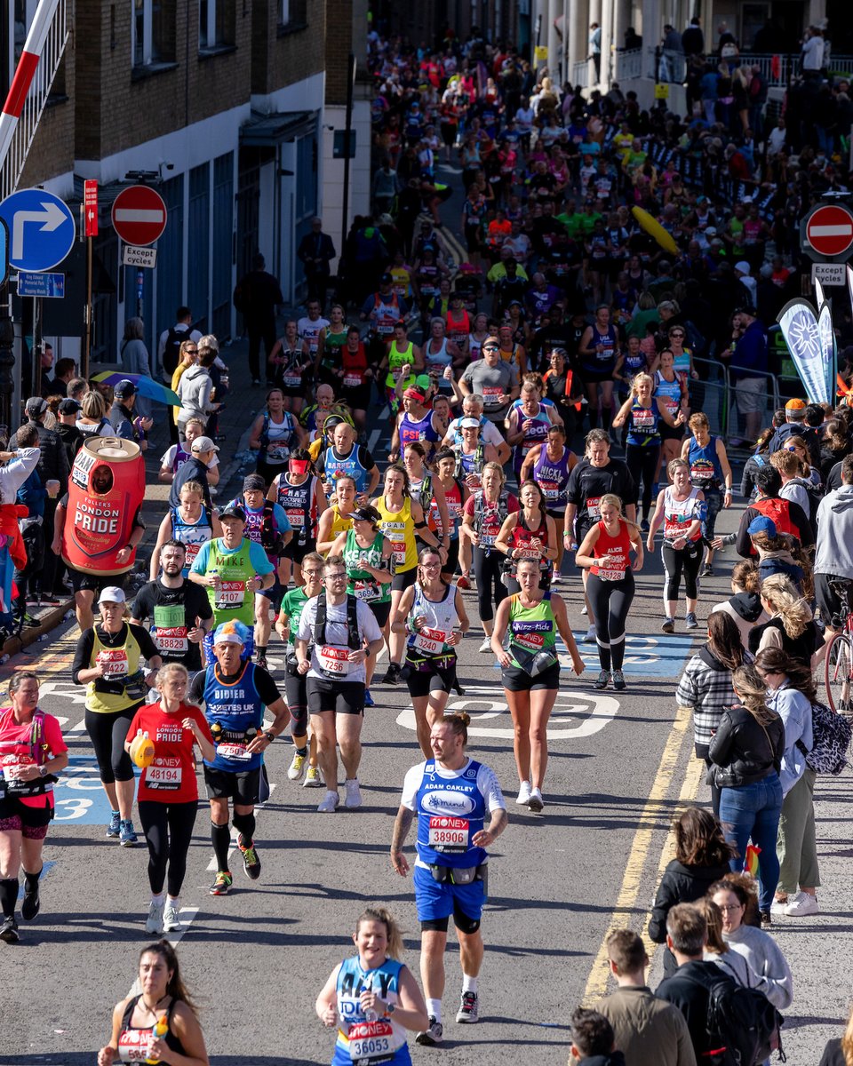 LondonMarathon's tweet photo. You won't 𝙜𝙖𝙞𝙣 any fitness this week, so don't overdo it. 

Keep the legs ticking over, eat well, stay hydrated, try to get some sleep, and look forward to a day you'll never forget 🙌

#LondonMarathon #WeRunTogether https://t.co/6HjPEAI0Mg