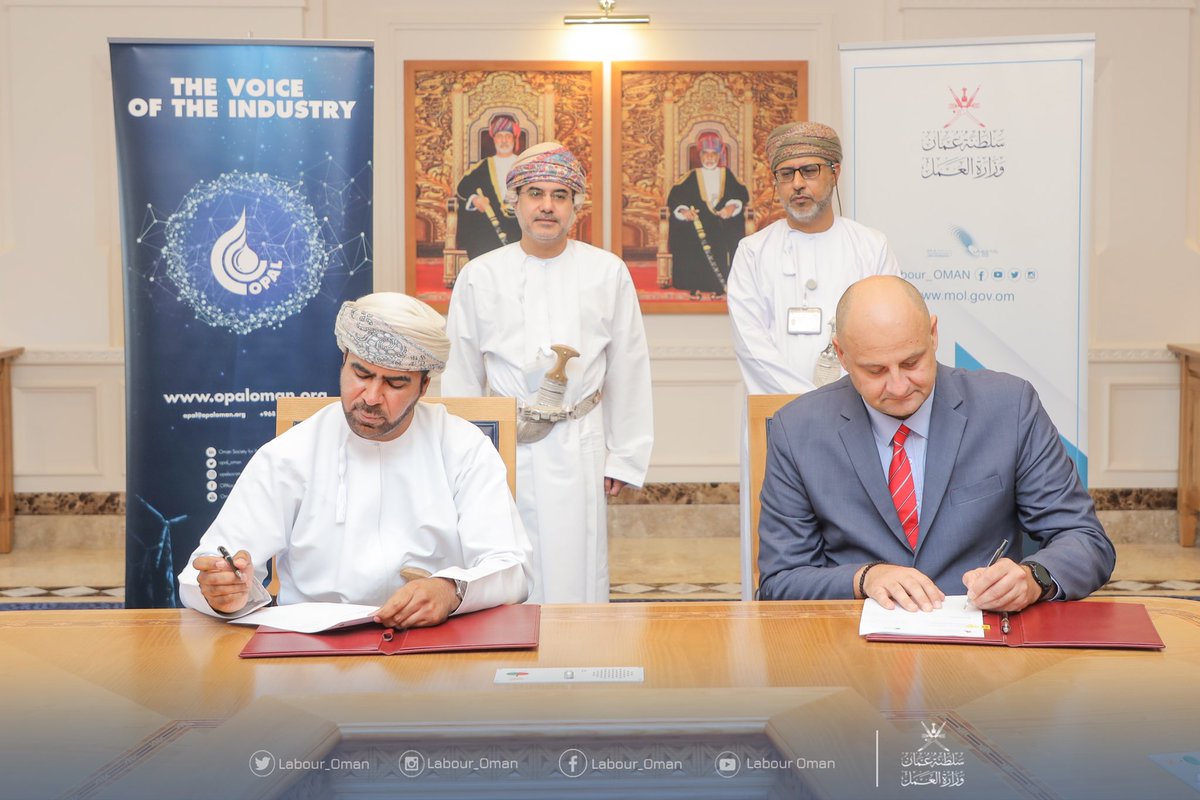 Labour_OMAN's tweet image. انطلاقا من سعي #وزارة_العمل لتشغيل القوى العاملة الوطنية بإشراك القطاعات المختلفة ، وقعت أوبال مذكرة تعاون مع شركة أباف الخليج بهدف توفير 100 فرصة وظيفية للباحثين عن عمل.