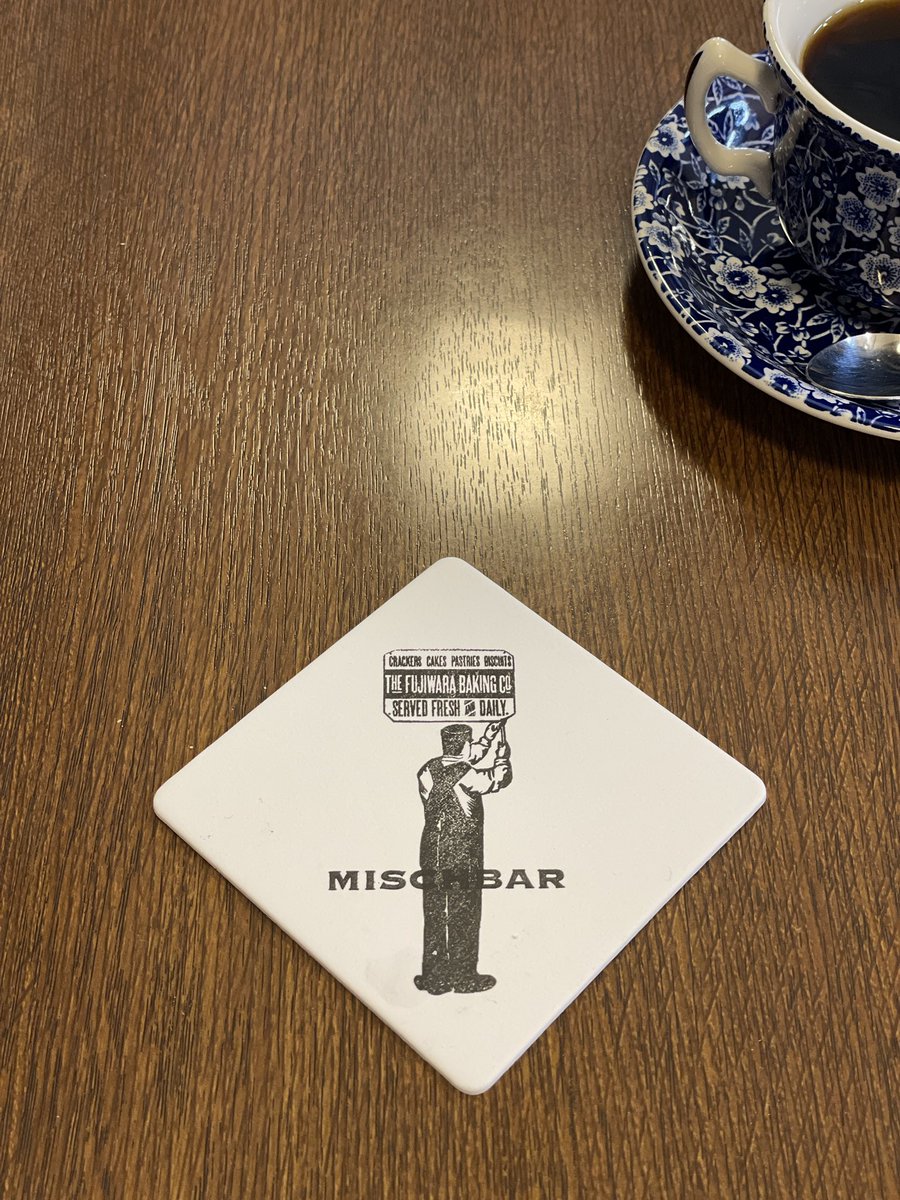 hideyoppi's tweet photo. 今年もシェフのパフェ。昨年から更に進化した、ビオレソリエスのパフェ。ふわっふわのサブレにビオレソリエスとガナッシュ。衝撃の美味しさ。 https://t.co/H1YalkrP8V
