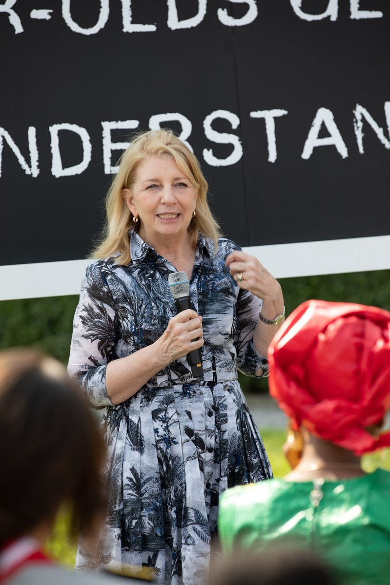 UNICEF har för första gången samlat ungdomar från 23 länder att diskutera frågor inom utbildning, psykisk ohälsa och klimatet. Tack Elias från <a href="/rfslungdom/">RFSL Ungdom</a> och Josefin från <a href="/SveElevkarer/">Sveriges Elevkårer</a> för att ni ville följa med och representera Sverige. Ert engagemang inspirerar oss! #UNGA