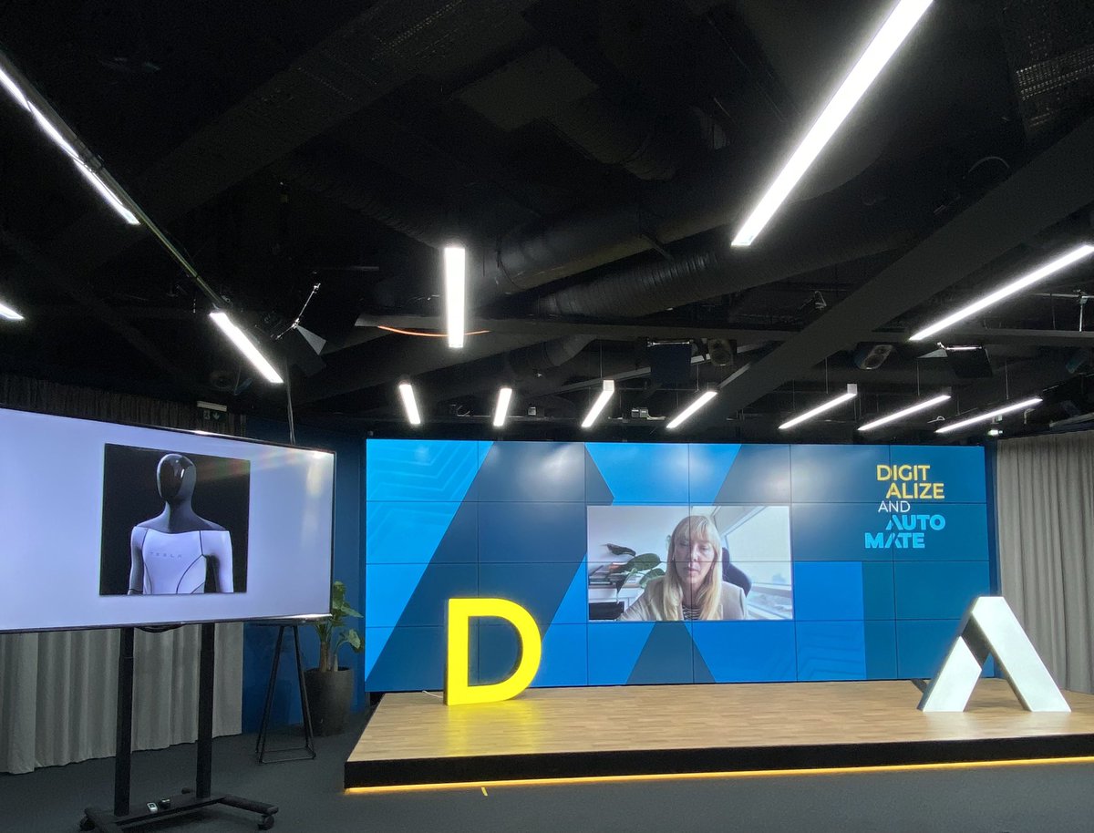 Efecte's tweet photo. Do you think #AI should always be labeled so that people know that they are not interacting with humans? 

#digitalizeautomate #efecte https://t.co/3eviIm0wNi
