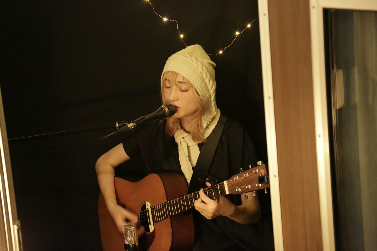 department2020's tweet photo. 【from Studio KiKi】
@studioKiKi_rdg 最新回にてmiidaが自身の1st. ALから"LUCKY"を演奏！

miidaの内面に迫るようなナンバー！

📺
https://t.co/BvYR2W0Zu5 https://t.co/Nbon8JBP1A