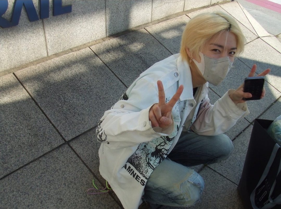 yvtaism's tweet photo. everyone say, thank you yuto !!!! https://t.co/VFKNTfoqdS