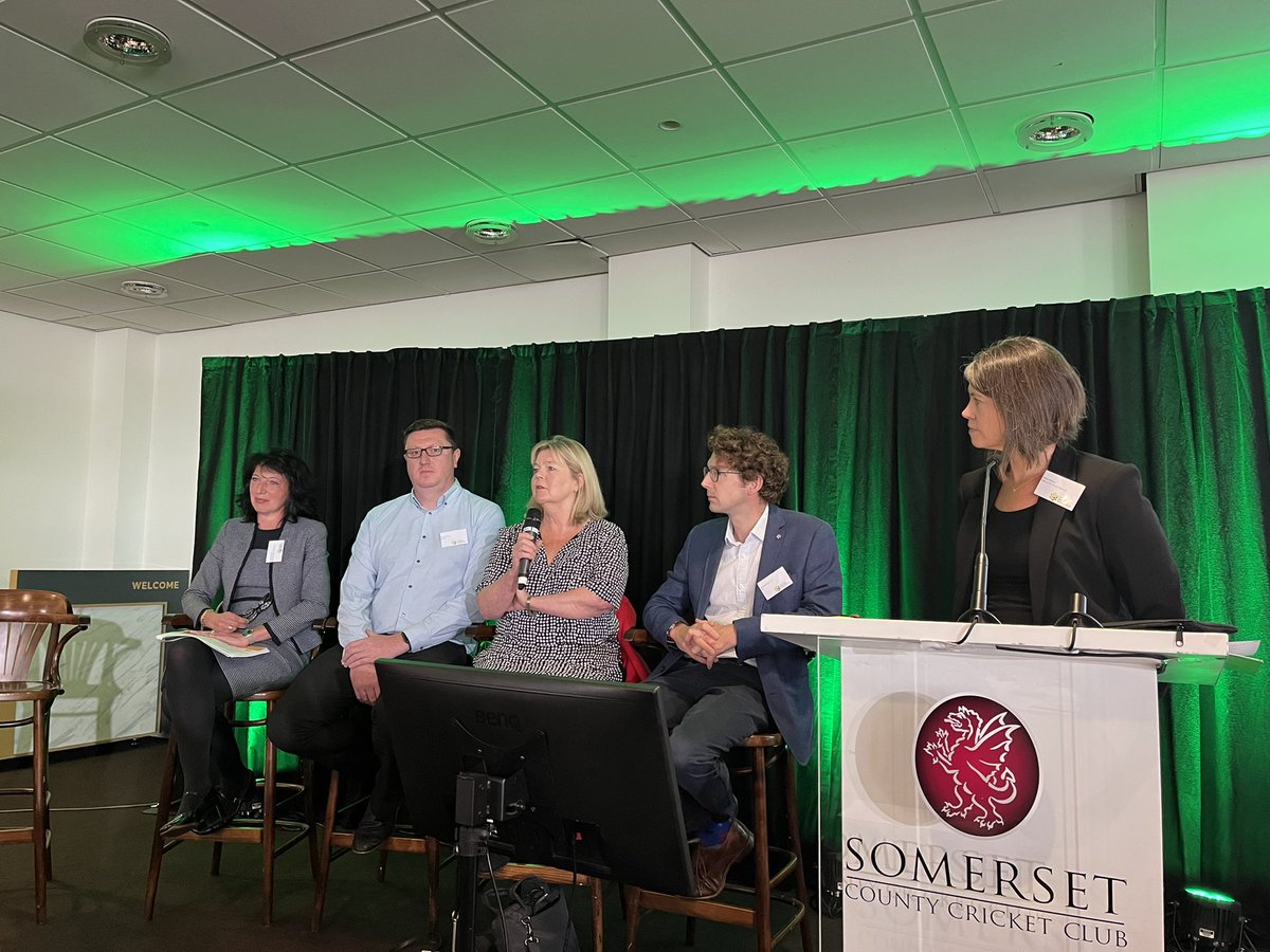 Feyaza K فيّاضة خان tweet media