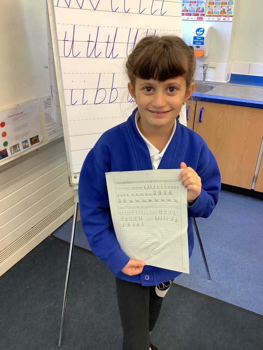eastdene_'s tweet photo. Edona, in year 3, has been working really hard on her handwriting. #beautifulhandwriting https://t.co/gdl6UCxUA5