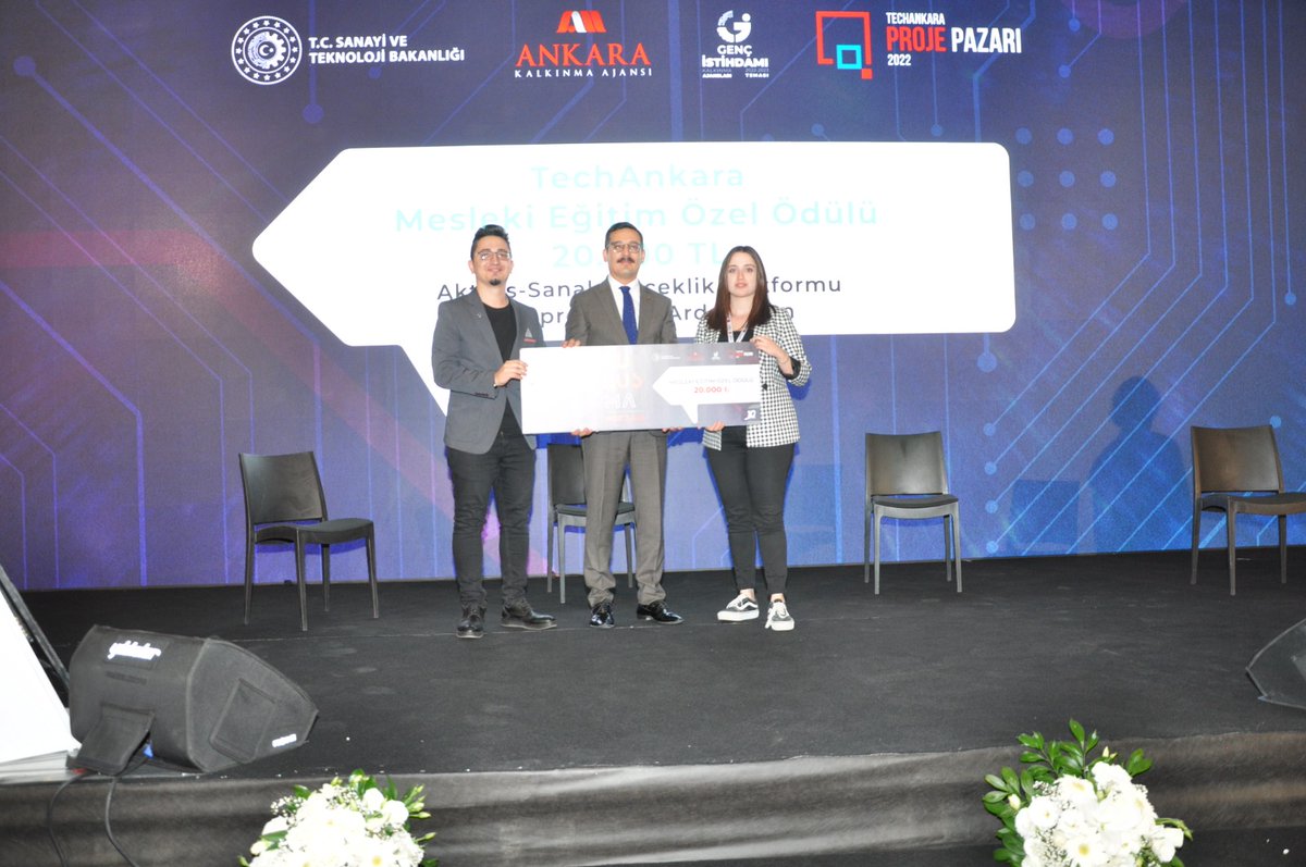 dcagatolyesi's tweet photo. 🏆 TechAnkara Proje Pazarı 2022'de Dijital Çağ Atölyesi ve ArfBot Rüzgarı 
••••••

IG Reel: https://t.co/Zy0RtYzALx
.
.
#arfbot #dijitalçağatölyesi #geleceğiüretenler #techankara #dotbigbang https://t.co/OFunFvzzqS