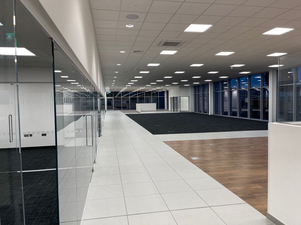 MCSGroupLtd's tweet photo. Here's the first look at the new Carshop Camberley in all its glory. What a great project this has been. As our very own Lee Snelling said, it looks great after all the blood sweat and nearly tears from the MCS team.
#Mcsgroup #sytner #teameffort #loveconstruction https://t.co/xli8BBa65H