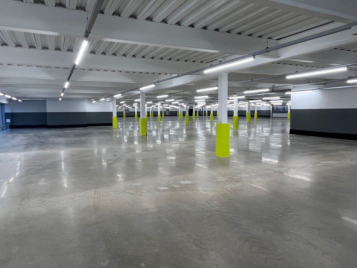MCSGroupLtd's tweet photo. Here's the first look at the new Carshop Camberley in all its glory. What a great project this has been. As our very own Lee Snelling said, it looks great after all the blood sweat and nearly tears from the MCS team.
#Mcsgroup #sytner #teameffort #loveconstruction https://t.co/xli8BBa65H