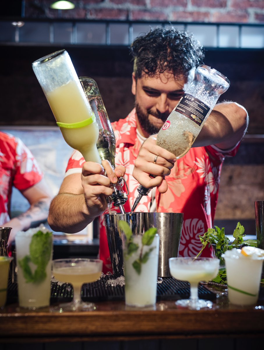 InvMorton's tweet photo. 📸A few brilliant pictures from our legendary EAST VS. WEST #cocktailcompetition @ EVOLUTION '22 Congratulations to both hugely talented teams - however, there can be only one winner.. And that was the team from the WEST‼️💯❣️See more great pics on FB @ > https://t.co/cnfvGSDzs4 https://t.co/hdw4GXeNzc
