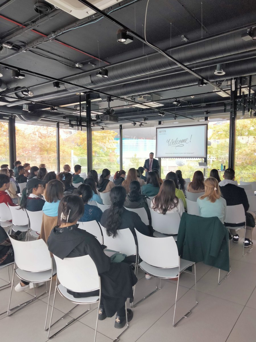 ucl_GBSH's tweet photo. @RadiHaloub leads the MSc Biotech and Pharmaceutical induction talk! #globalhealth #freshers https://t.co/Sy6eHhrBYo