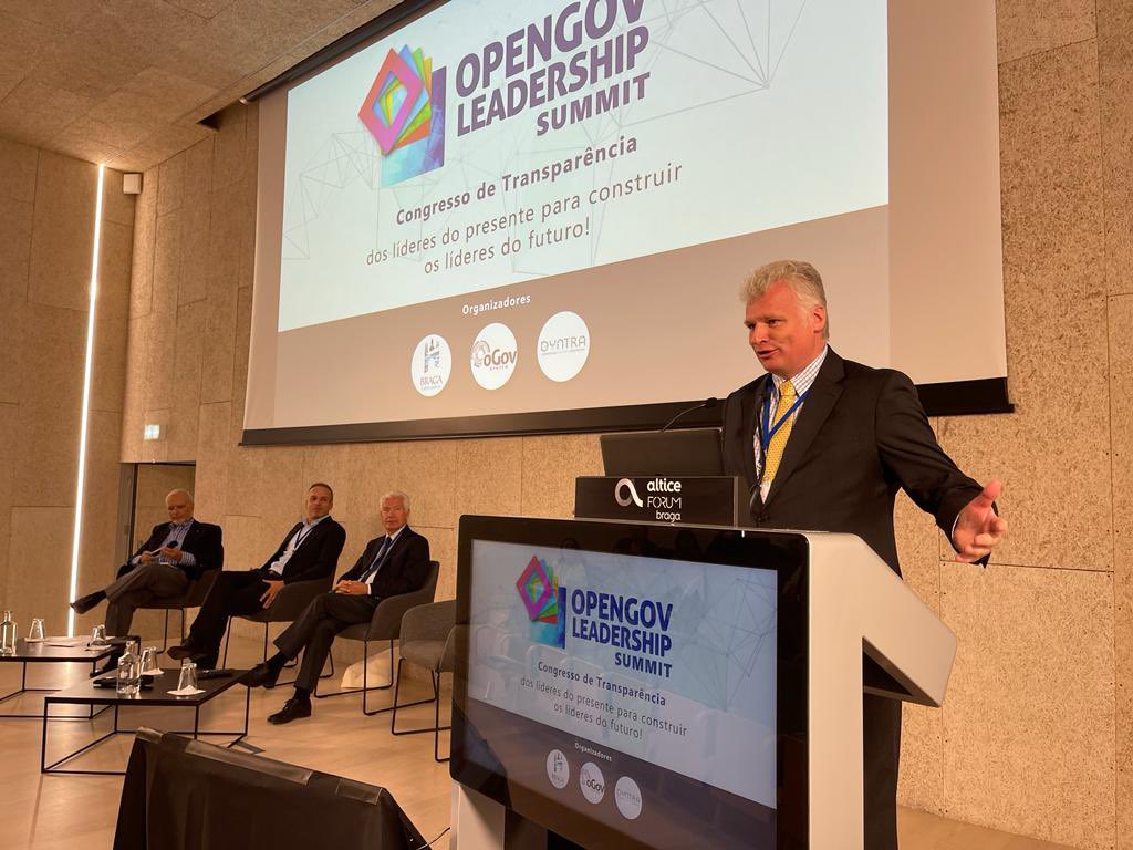 erwindegrave's tweet photo. Talking at the @oGovLeadership in Braga yesterday in representation of @Dyntra_org about #trust and #opengovernment https://t.co/bqjGM8xyoU