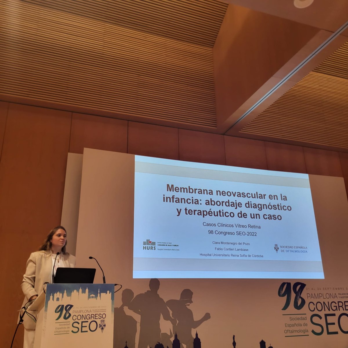 HUReinaSofia's tweet photo. 👁️🏛️¡Nuestro servicio de Oftalmología ha estado muy presente en el 98º Congreso de @OftalmologiaSEO celebrado en Pamplona! 

🗒️🗣️ Nuestros profesionales han presentado 4 comunicaciones y un póster dando a conocer novedosos casos y técnicas relacionados con el ámbito de la visión. https://t.co/gVeCGOpGf2