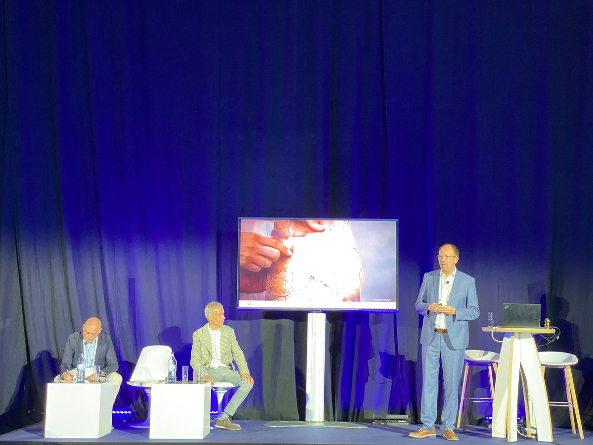 scp_centre's tweet photo. 📌Happening now: CSCP's Michael Kuhndt speaking at the Digital with Purpose Summit 2022 in Lisbon on how to find conscious digital purpose in your organisation!

More info on the summit: https://t.co/5SZGONwDnM

@GeSIConnect #digitalwithpurpose #sustainabledigitalisation https://t.co/wsbL9HFq8Z