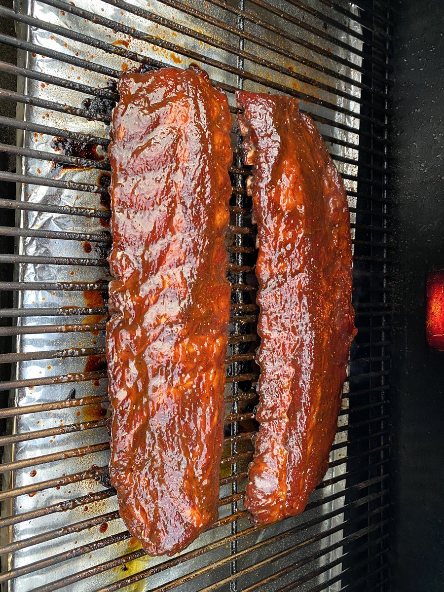 MuspelheimMeats's tweet photo. What is better in all of your opinions? The beef rib or the pork rib? https://t.co/cNl2Mcpmc2